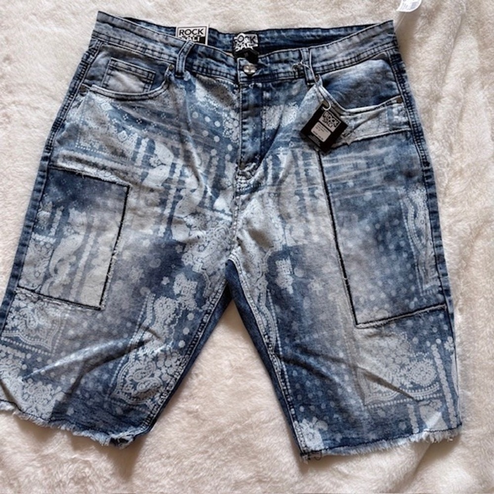 Rock Salt Mens Paisley Bandana Print Denim Shorts Indigo Acid Wash Size 38 NWT